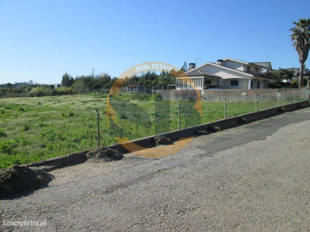 Terreno nos Arredores de Santa Maria da Feira - Grande imagem: 2/3
