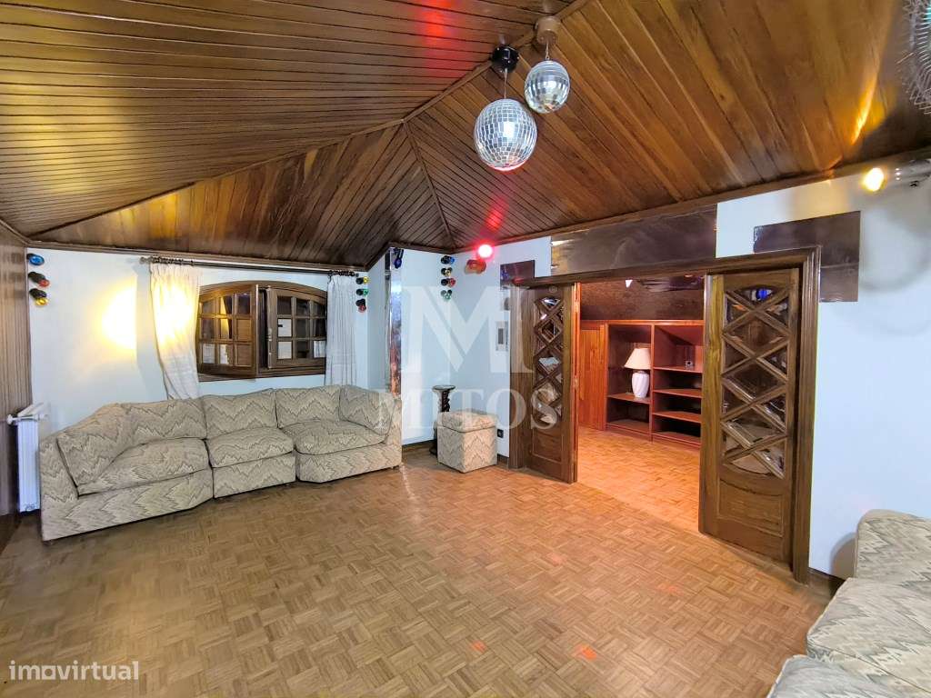 Moradia isolada com jardim e piscina - Alvarães-15