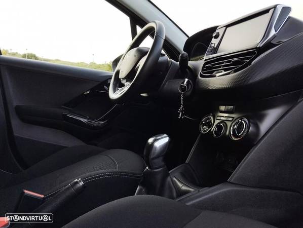 Peugeot 208 1.2 PureTech Style - 46