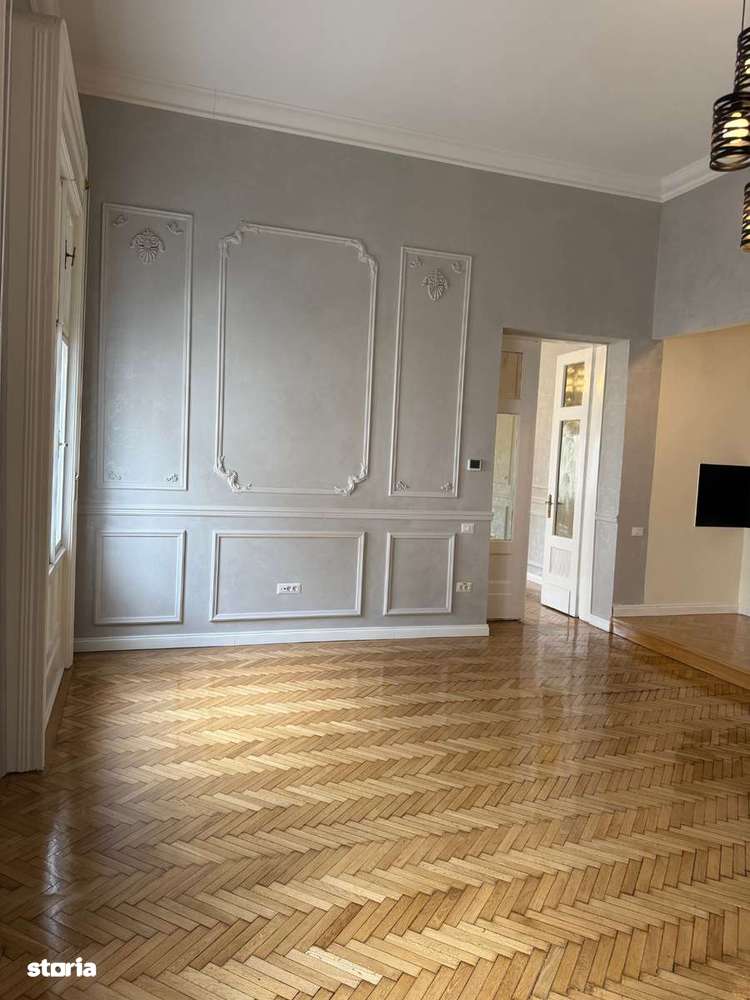 Spațiu elegant de închiriat în clădire istorică – Casa Steiner Miksa - Imagine principală: 4/15