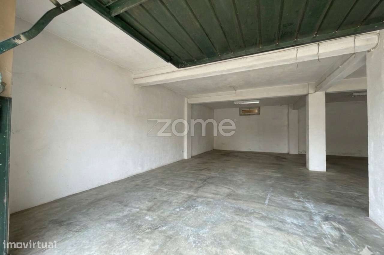 Moradia T4 c/ garagem e 435m2 de terreno - Famões-25