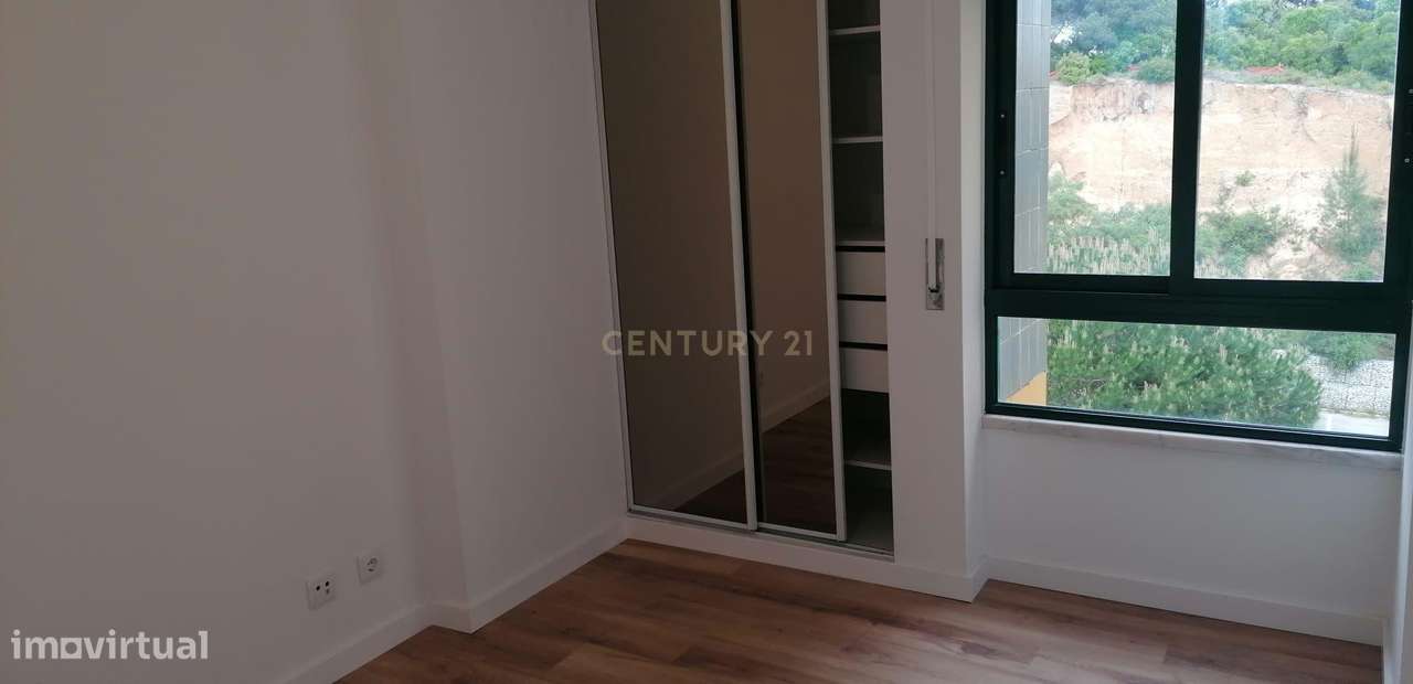 Apartamento de 4 Assoalhadas com Vista sobre o Parque da Paz situado n-13