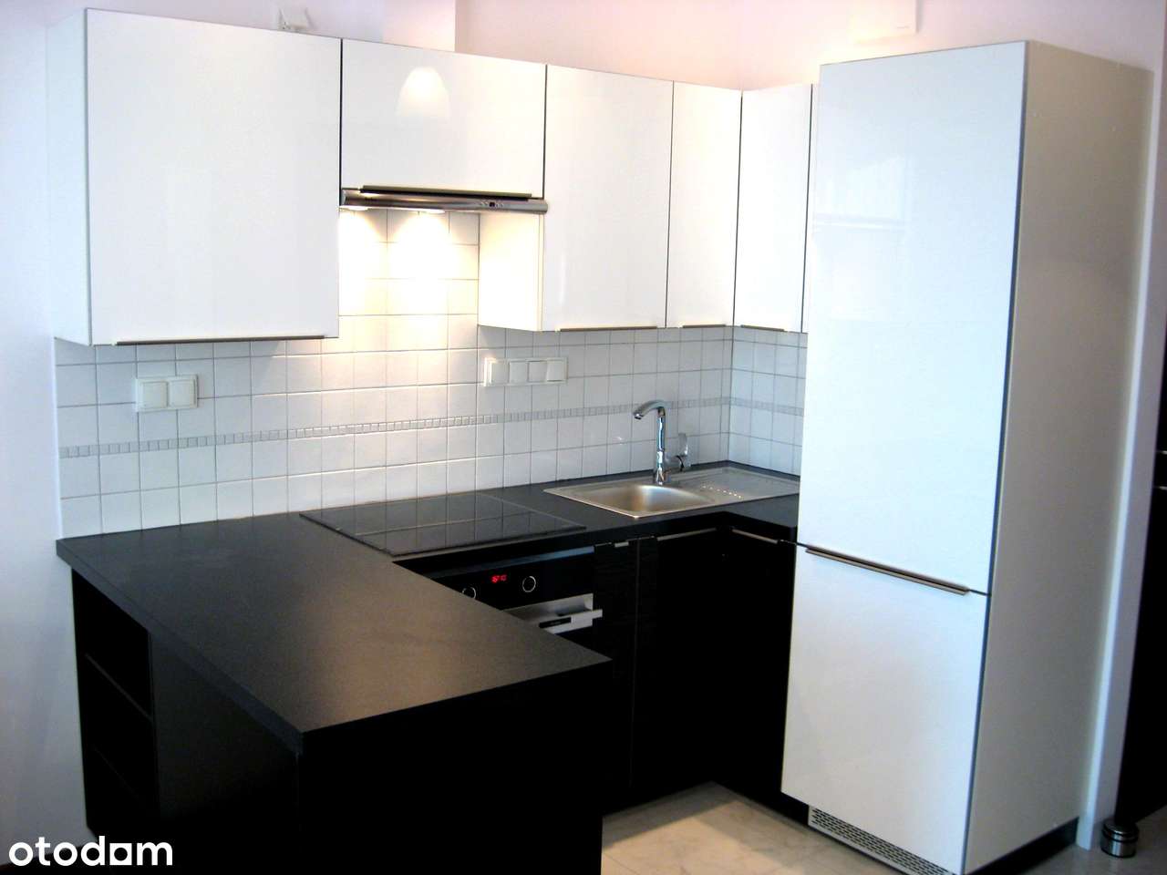 Przestronne mieszkanie w apartamentowcu z loggią | Metro Lazurowa