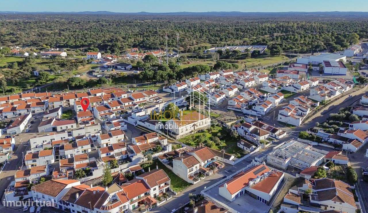Moradia T3 com quintal em Mora-49