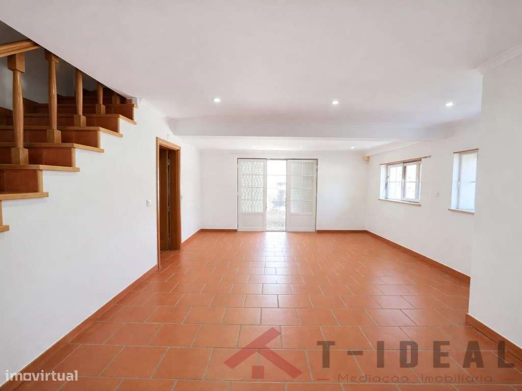 Moradia T3 próxima da Praia da Areia Branca-14