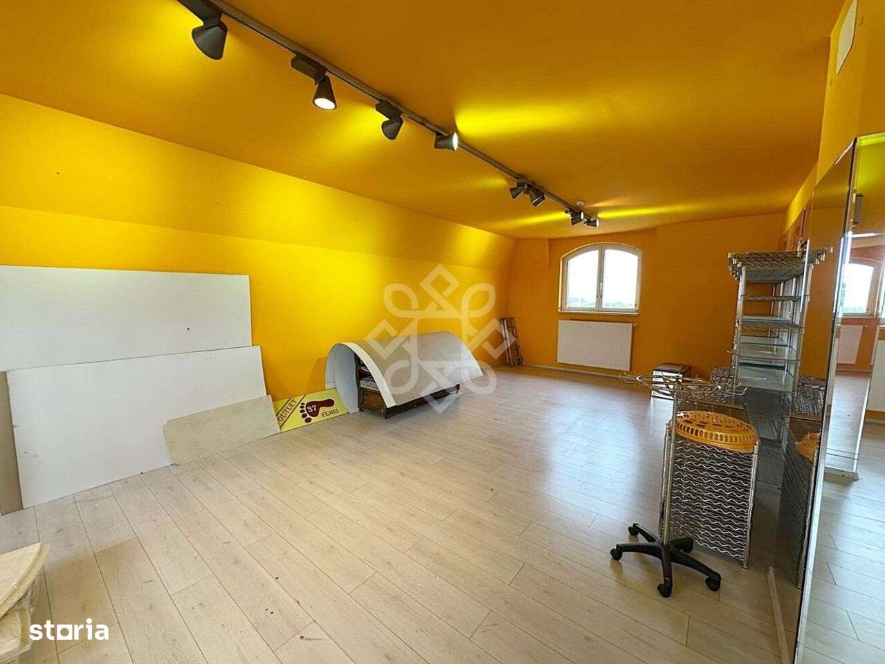 Spatiu comercial 200mp de inchiriat zona Oncea Etaj II - Imagine principală: 4/6