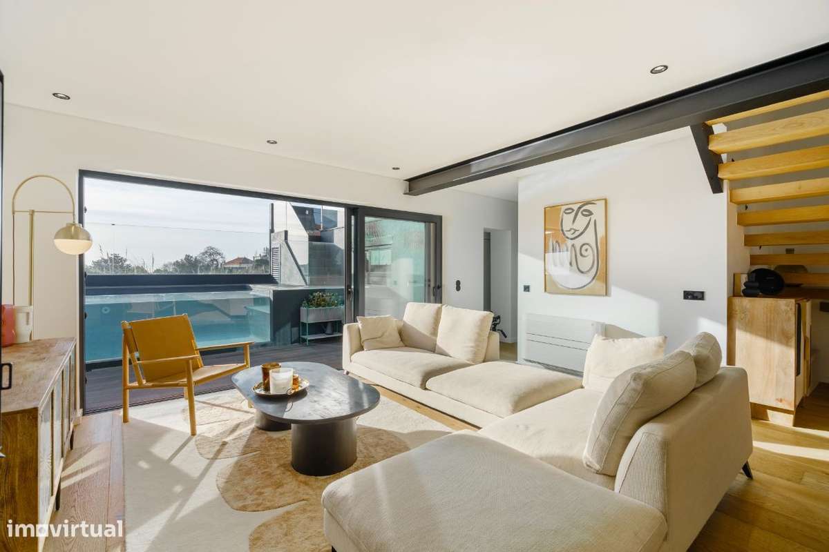 Moradia V3+1 totalmente renovada com vista mar-15