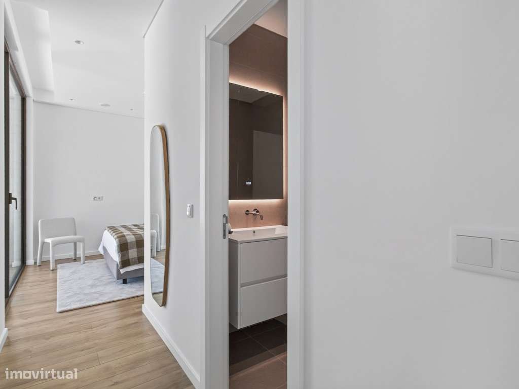 Moradia T4 com Piscina, Jardim e Vista deslumbrante sobre o Mar-19