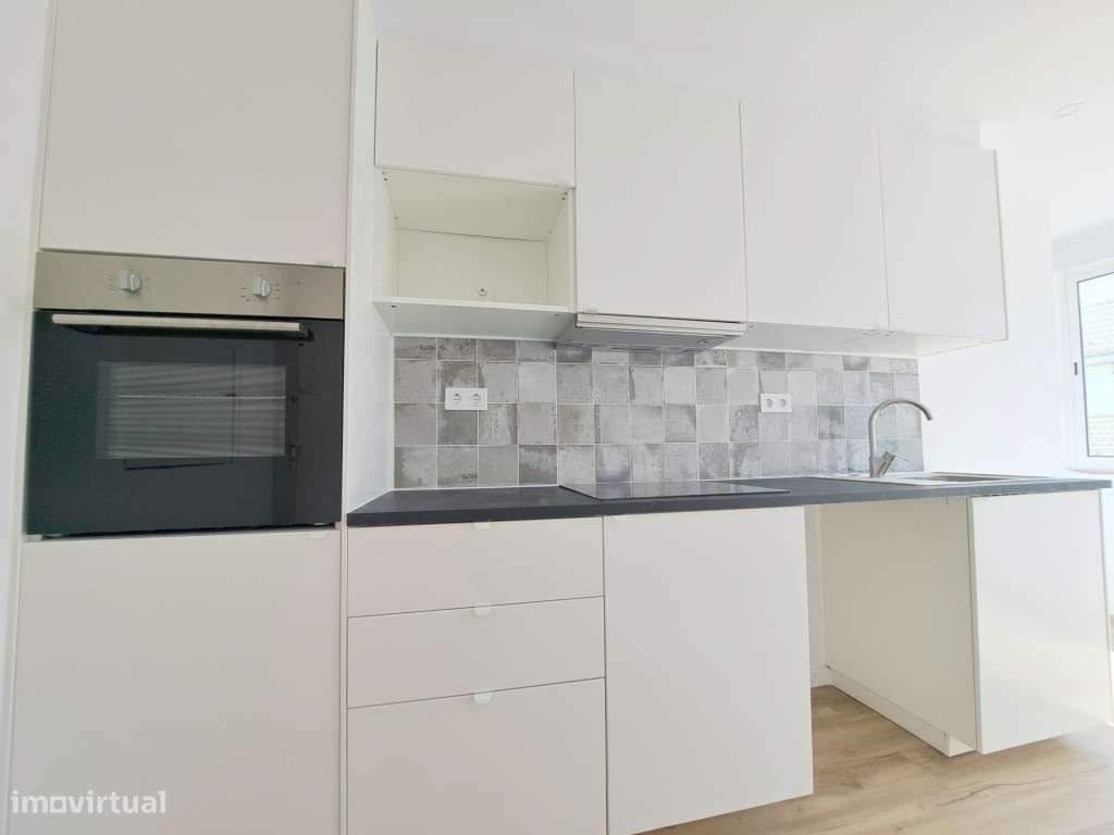 Acolhedor apartamento T1, próximo a Comércio e Serviços, totalmente...-3