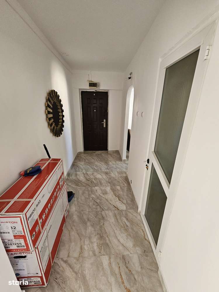 Vand ap cu 2 camere zona policlinica 2-7