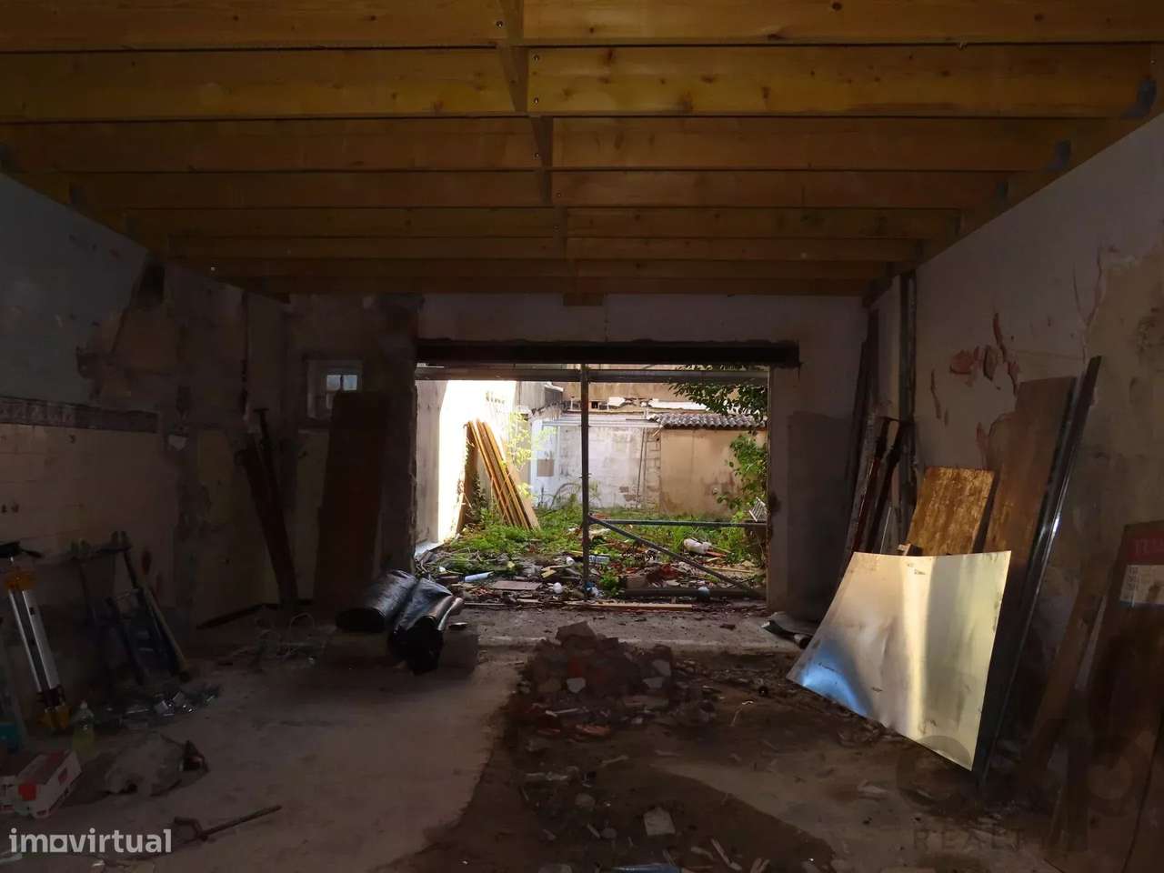 Prédio para Reabilitar - Grande Oportunidade - Grande imagem: 3/13