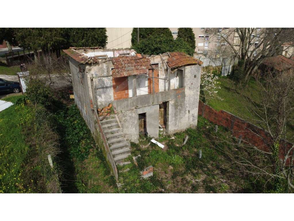 Terreno em São João da Madeira-0