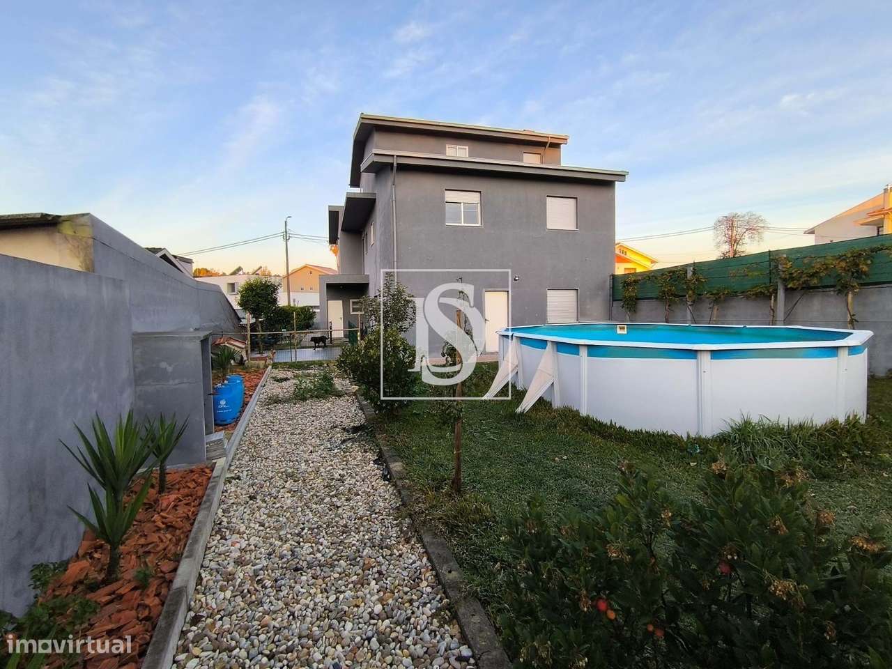 Moradia Isolada T3 em Vilar de Andorinho-25