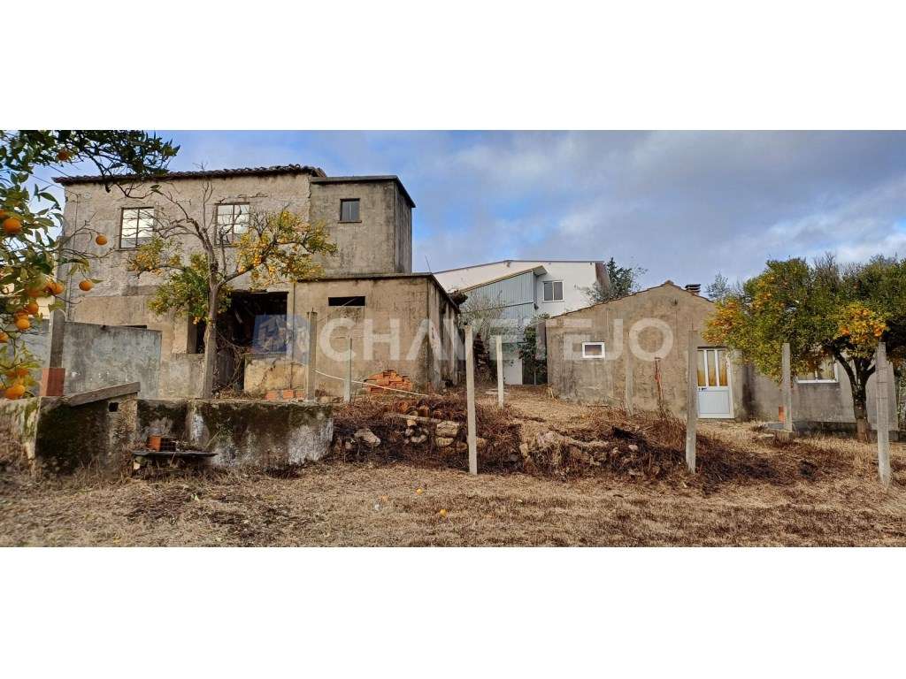 Casa Antiga Com Arrecadação e Terreno Para Recuperar, Cernache do B...-36