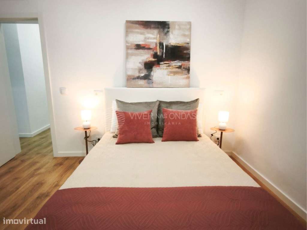 Apartamento T3 totalmente remodelado, com arrecadação, em Benfica.-13