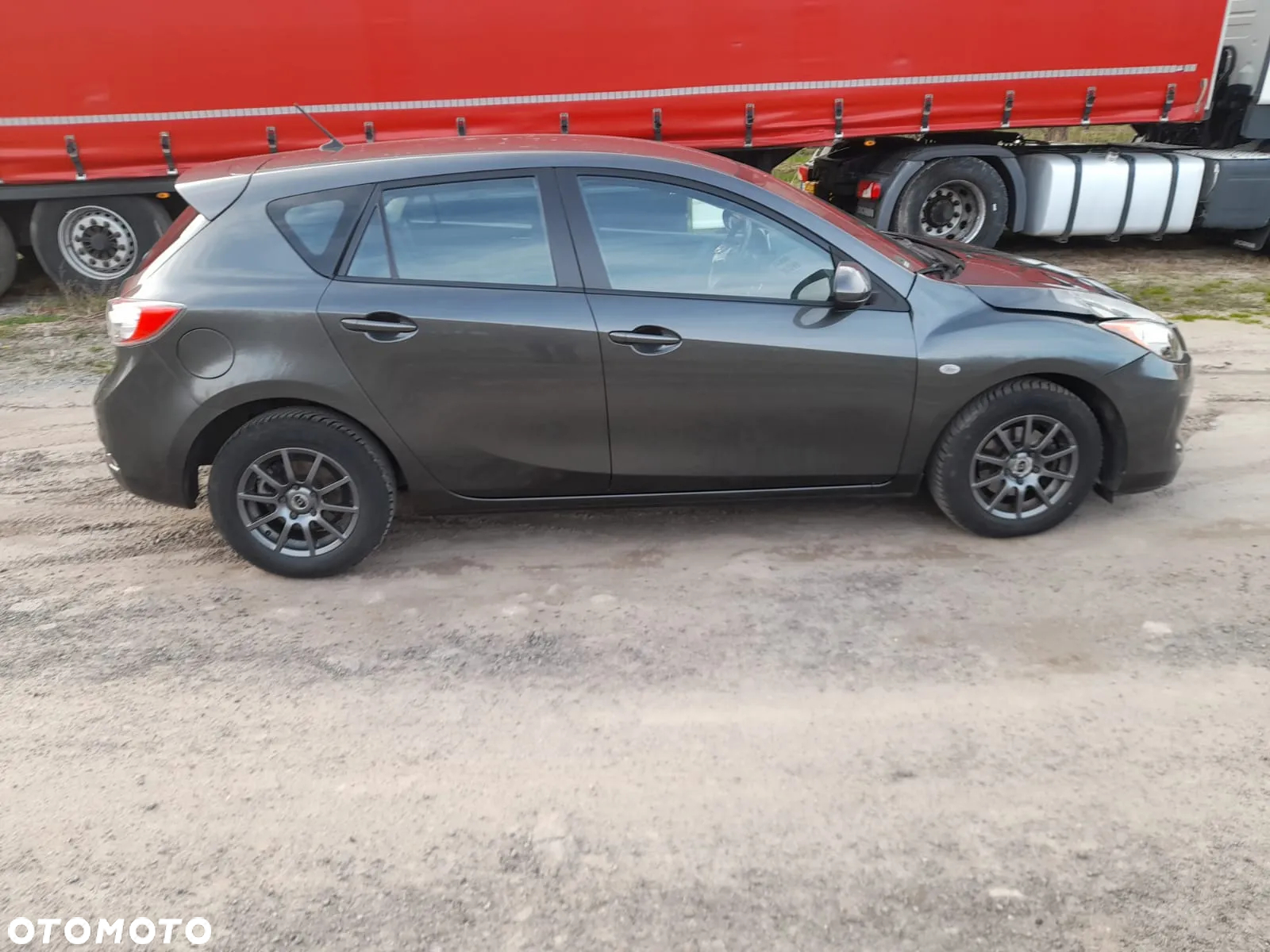 Mazda 3 1.6 Exclusive + - 4