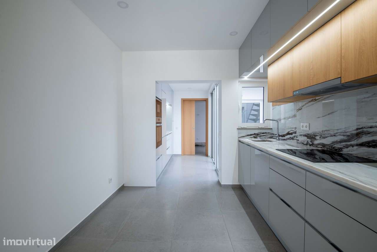 Moradia em banda com 6 quartos para venda em Lagos - Grande imagem: 4/30