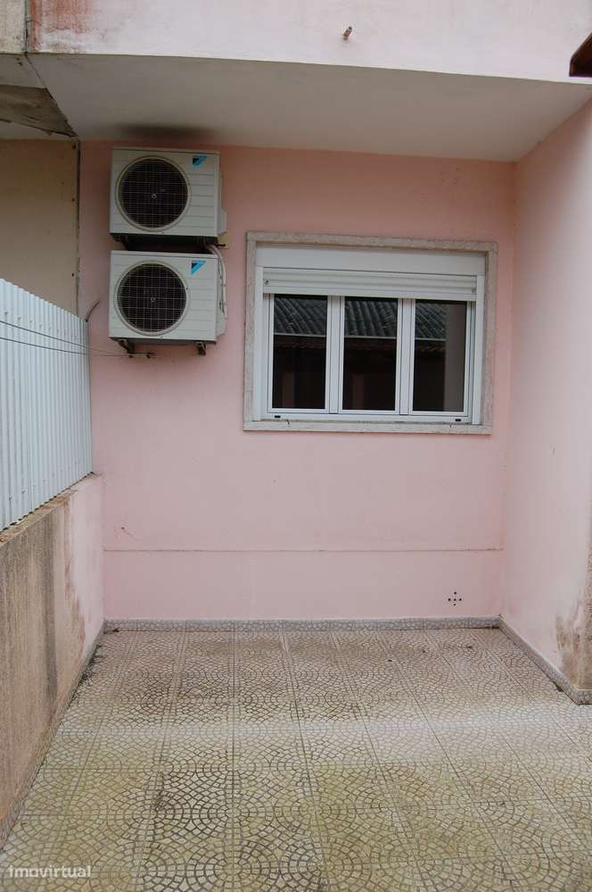 T1 Remodelado com logradouro Amadora-12