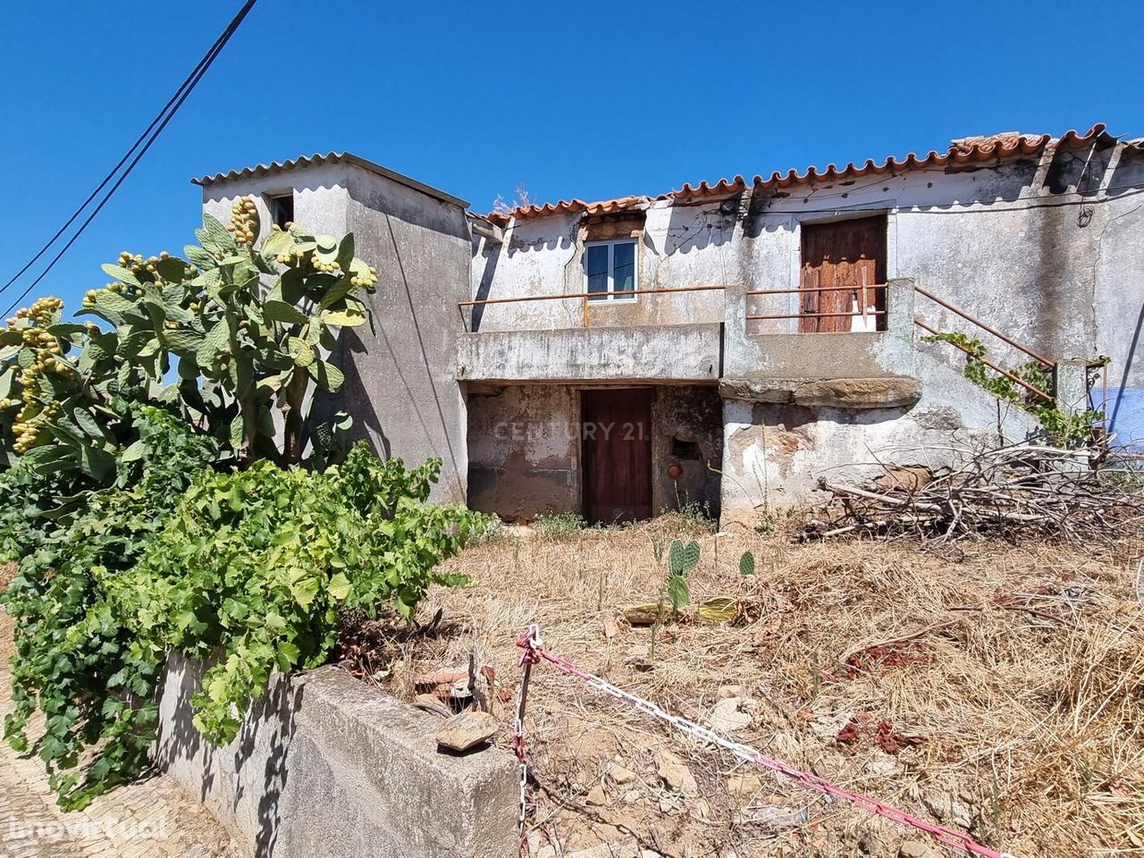 Casa antiga no centro da Fatela, Fundão