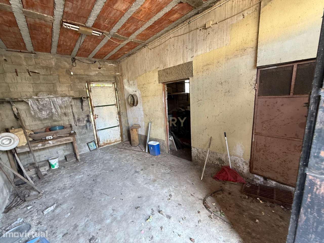 Moradia BI-FAMILIAR perto do IPB e do Centro de Bragança, no Bairro da-31
