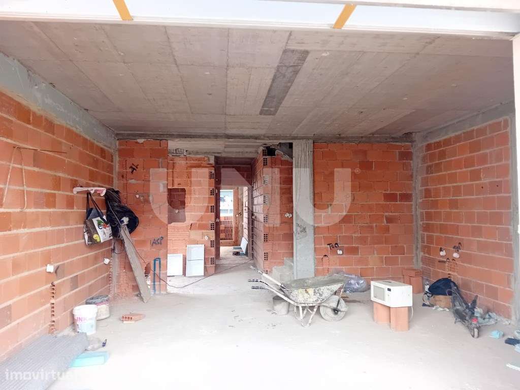 Moradia com Piscina - Grande imagem: 4/8