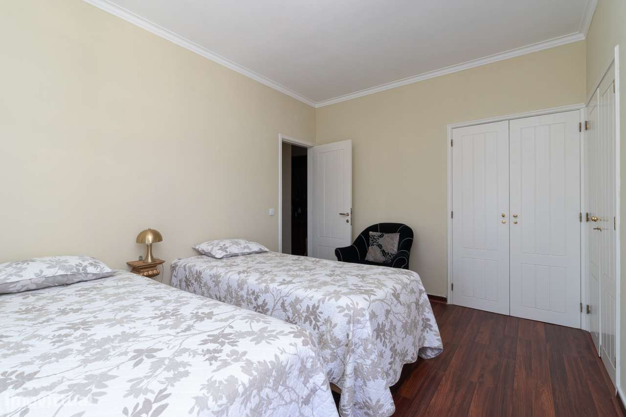 T3 Av. João XXI | 200m2 | 2 Elevadores | 2 Parqueamentos | Arrecadação-24