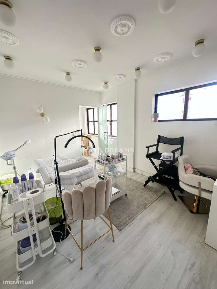 Salão de Cabelereiro para Trespasse em Ramada-Odivelas-7