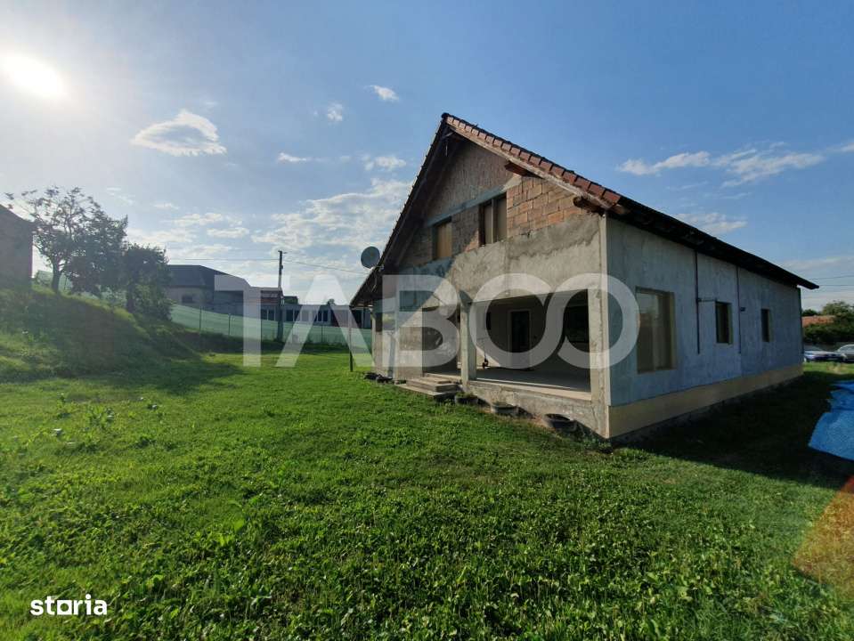 Casa 5 camere 197mp utili situata la 27km de Fagaras si 65km de Brasov - Imagine principală: 5/17