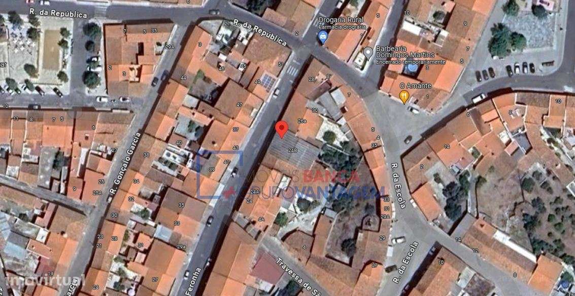 Loja em banda, destinada a espaço comercial, no centro da povoação ... - Grande imagem: 4/5