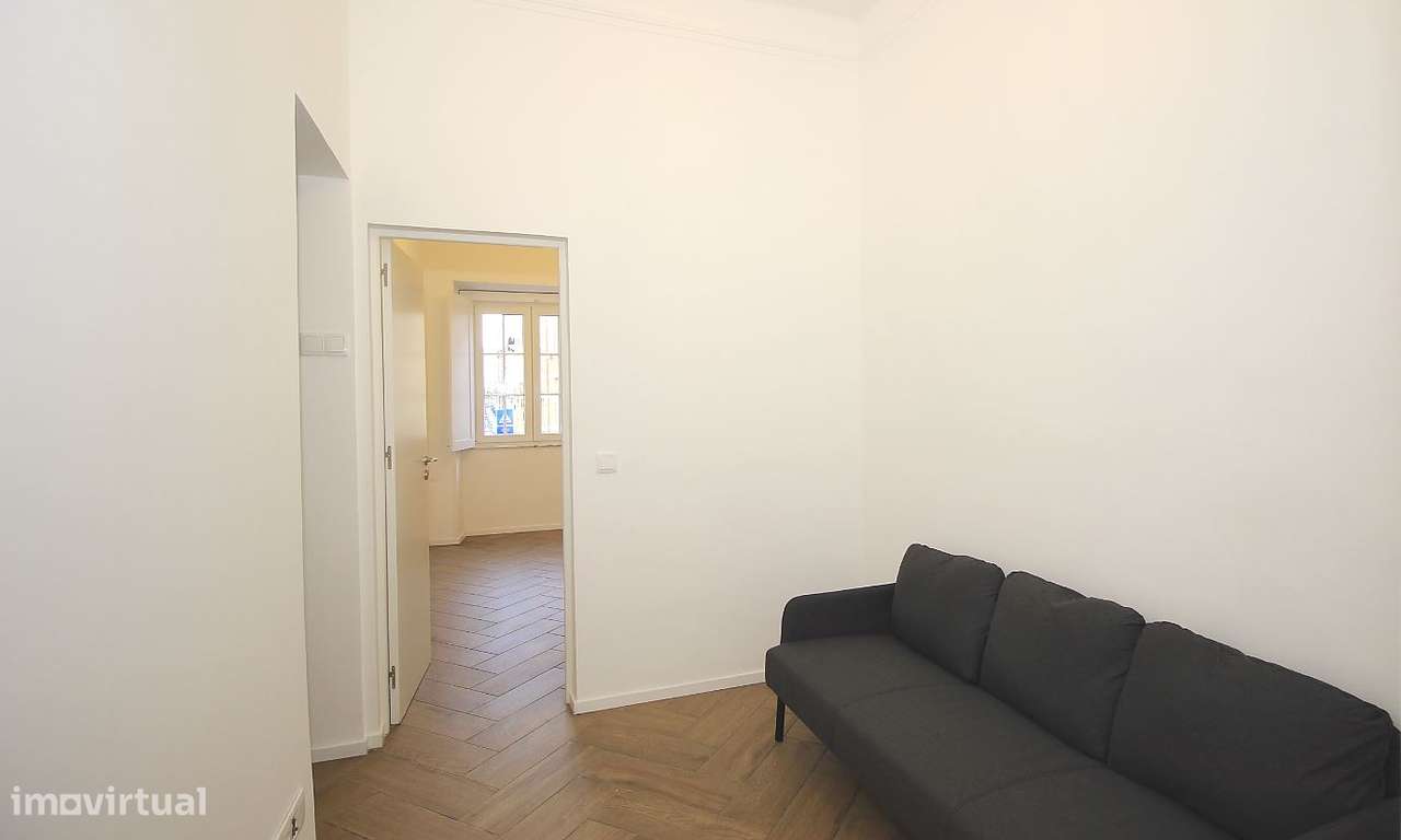 A Estrear - Com Terraço - Zona Histórica - Tetos Altos e Trabalhados - Grande imagem: 5/14