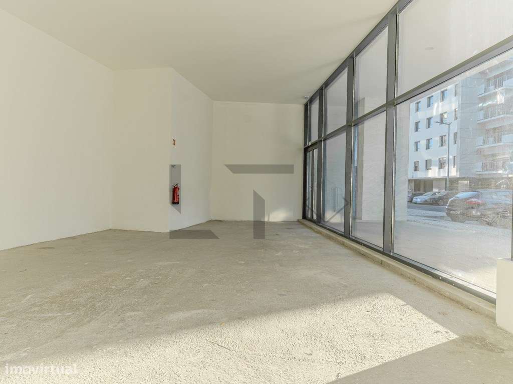 Fantástica Loja a Estrear com Saída de Fumos no Empreendimento Alte... - Grande imagem: 4/15