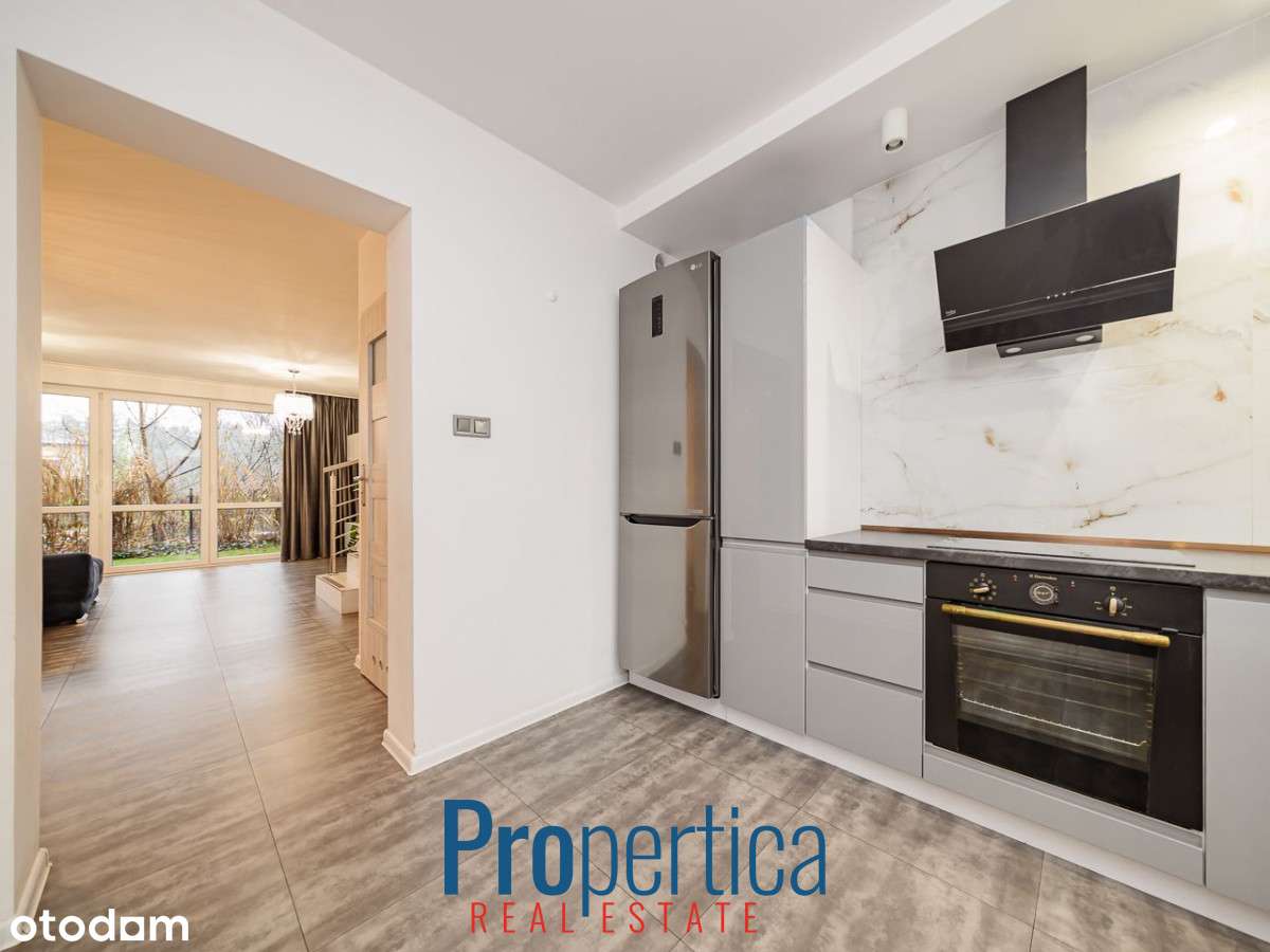 Salon z oddzielną kuchnią + 3 pokoje-5