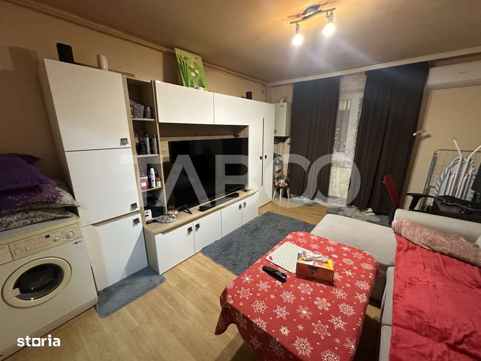 Garsoniera mobilata si utilata la etaj 2 zona Broscarie Sibiu - Imagine principală: 2/7