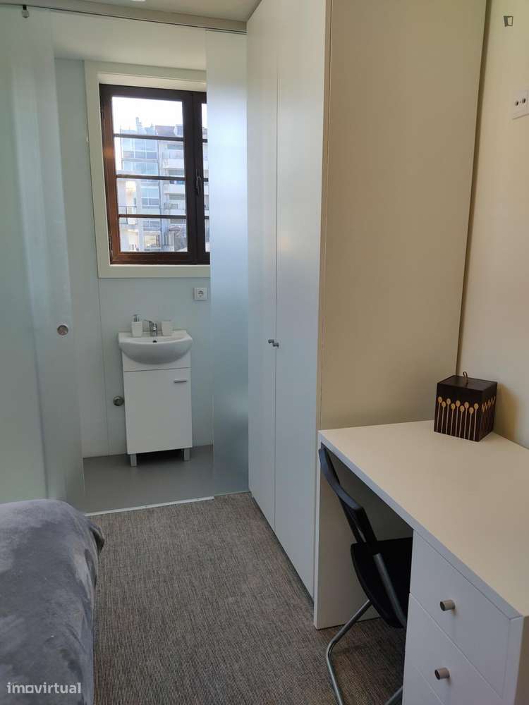 Quarto - localizado em Paranhos Porto - Grande imagem: 5/10