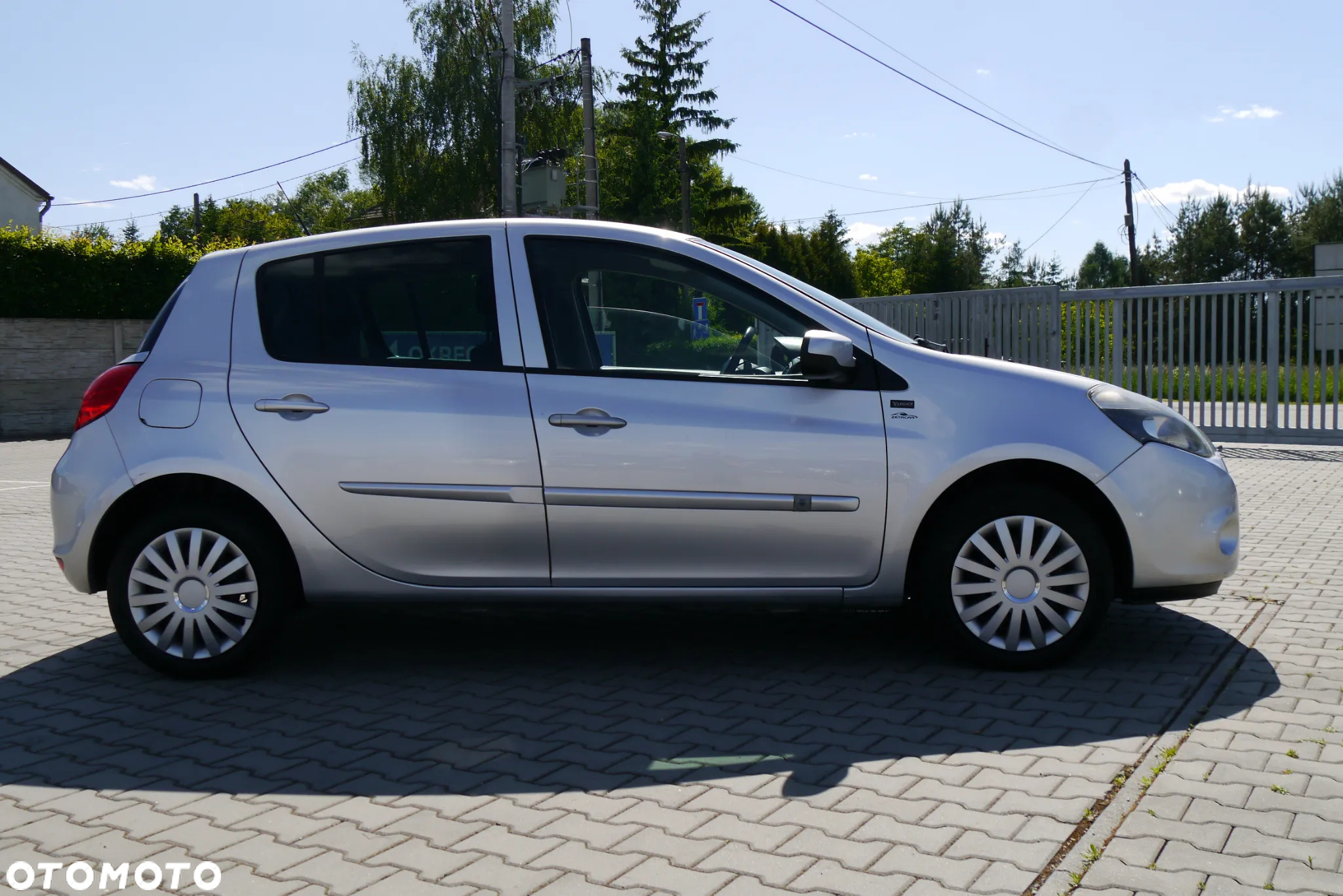 Renault Clio 1.2 16V 75 Yahoo - 6