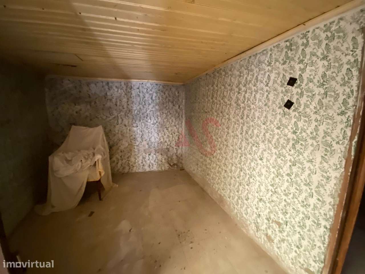 Moradia T2 Geminada para restauro em Silvares, Lousada - Grande imagem: 4/5