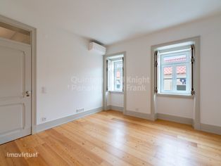 Apartamento T2 renovado em São Vicente, Lisboa - Grande imagem: 2/28