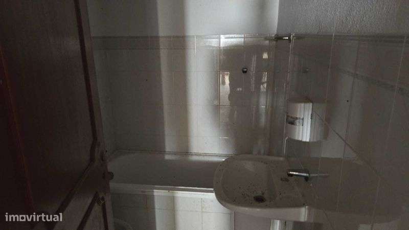 Moradia com cerca de 200m2 - Aldeia Nova - Grande imagem: 4/12