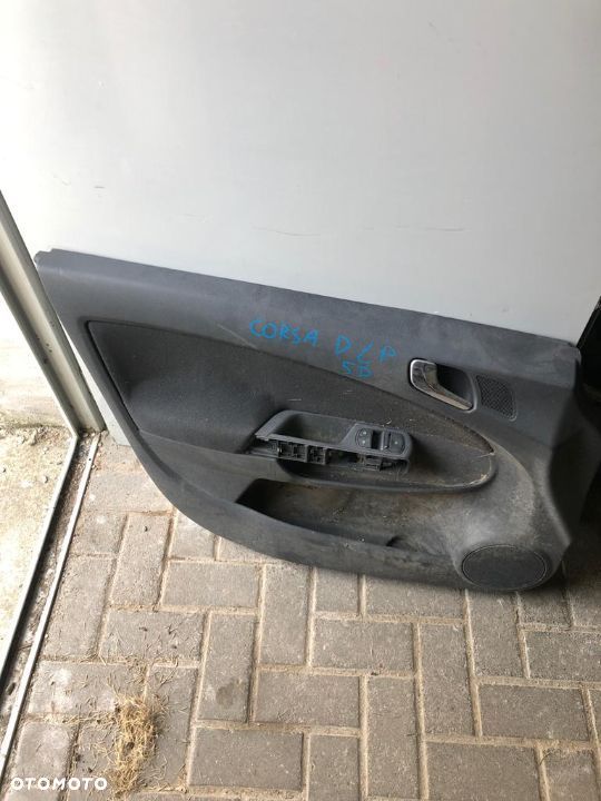 Tapicerka boczek drzwi kierowcy lewy przód Opel Corsa D 5drzwi - 1