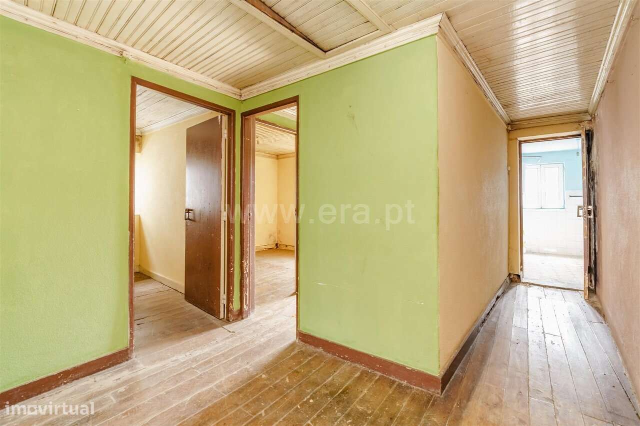 Moradia T3 / Seia, Santiago-13