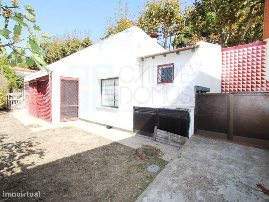 Moradia T6, lote 915m2, próxima da praia, na Parede, Cascais-40