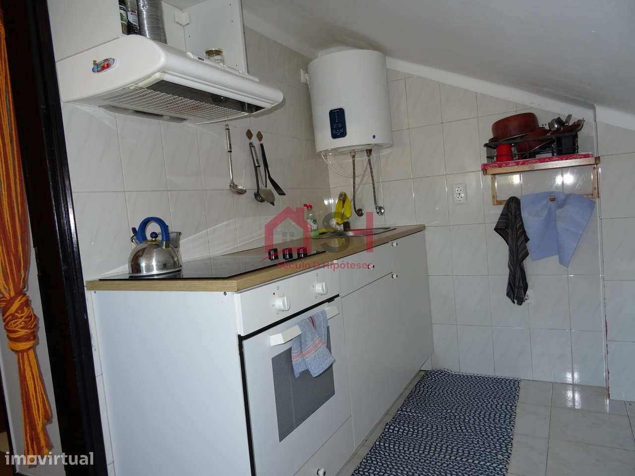 *Prédio com 2 Apartamentos + Loja + Arrecadação – Santa Cruz*-53