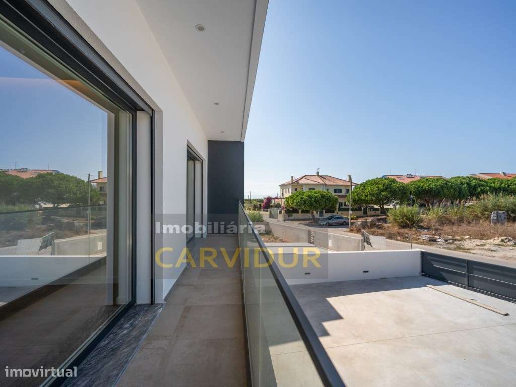 Moradia Ericeira a 12km V4 Nova em Lote com 730m2 e praia a 300m-25