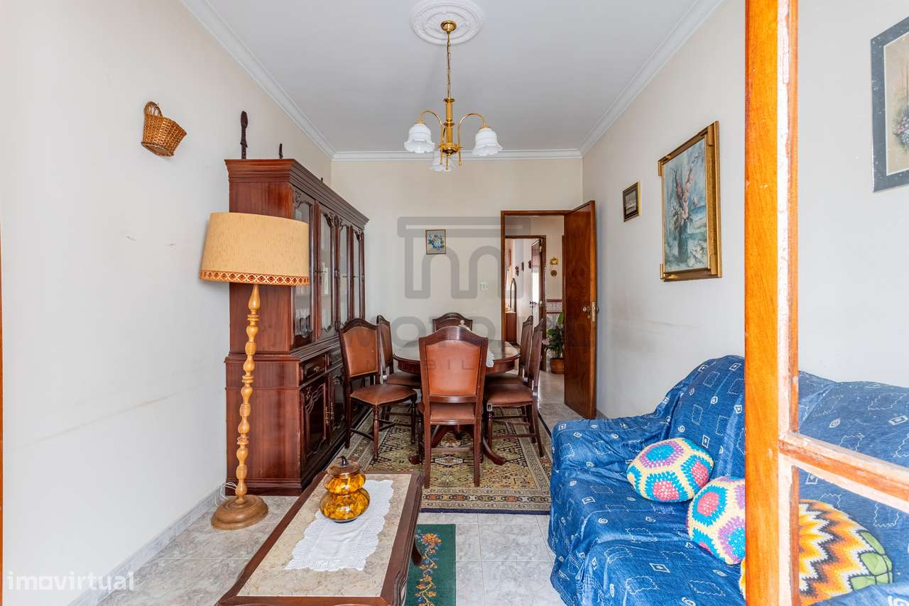 APARTAMENTO T2 (R/C) + POTENCIAL T0 INDEPENDENTE (CV) + QUINTAL-5