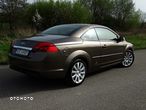 Ford Focus Coupe-Cabriolet 2.0 16V Titanium - 32