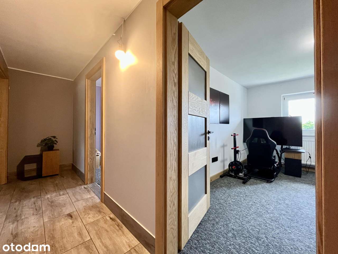 Przestronny dom z dużym ogrodem i możliwościami-13