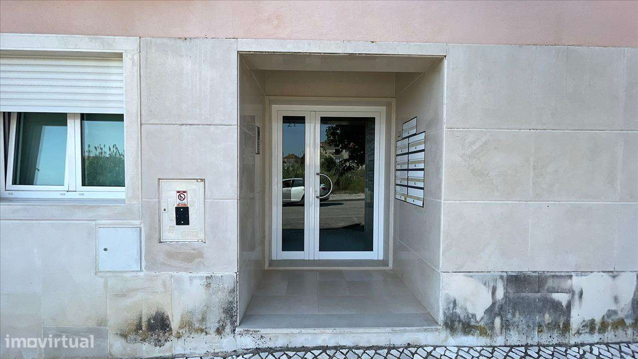 Apartamento T2, com parqueamento, em Brejos de Azeitão - Grande imagem: 3/19