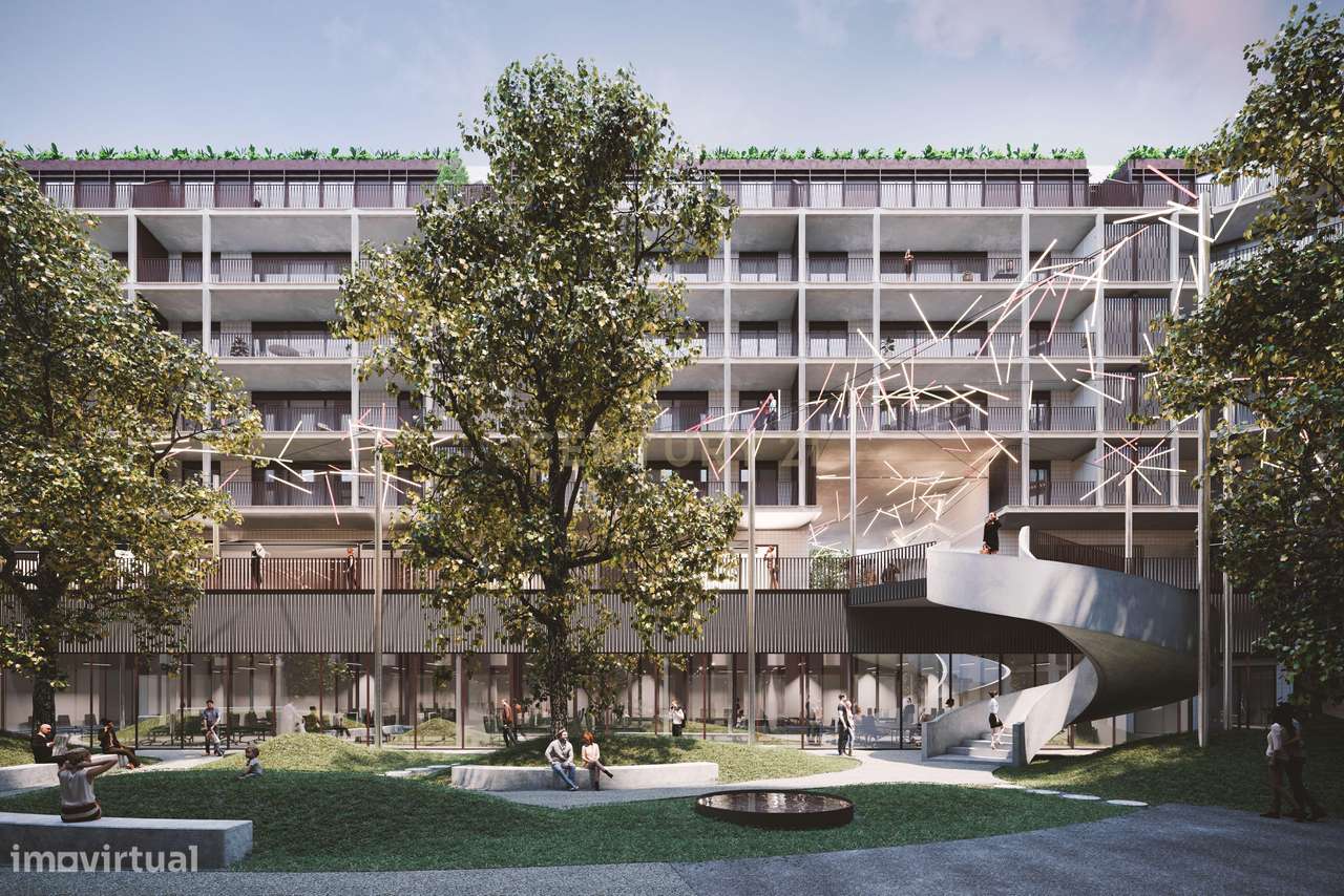 Apartamento Duplex T4 com varanda, piscina e jardim. - Grande imagem: 1/19