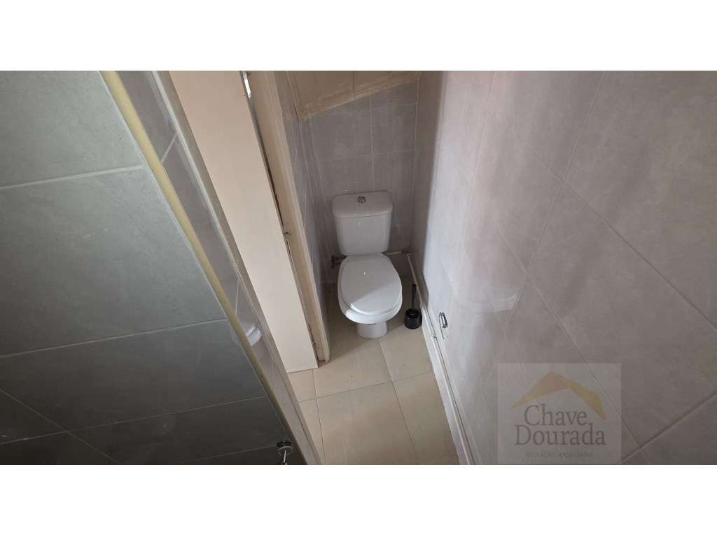 Prédio na Baixa de Coimbra com 3 T1´s-22