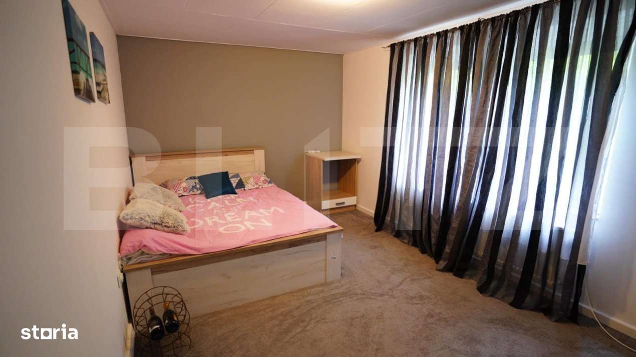 Casa de vanzare cu piscina - Imagine principală: 5/19